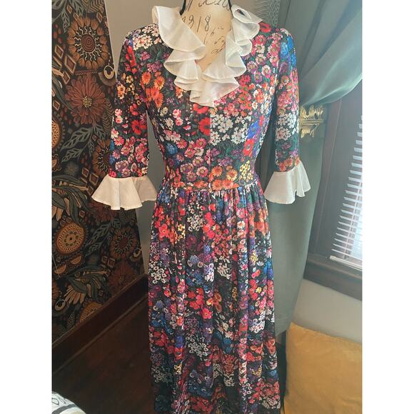 Vintage 70s Handmade Floral Long Ruffled 3/4 sleeve Dress w/ bustle - Picture 5 of 12